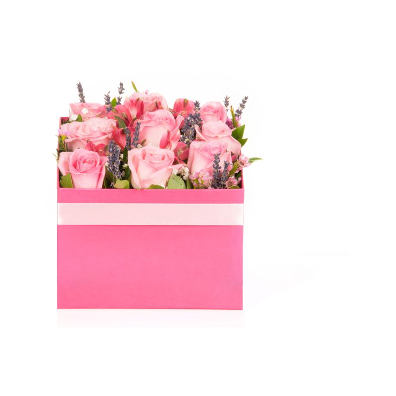 Σύνθεση λουλουδιών σε κουτί.