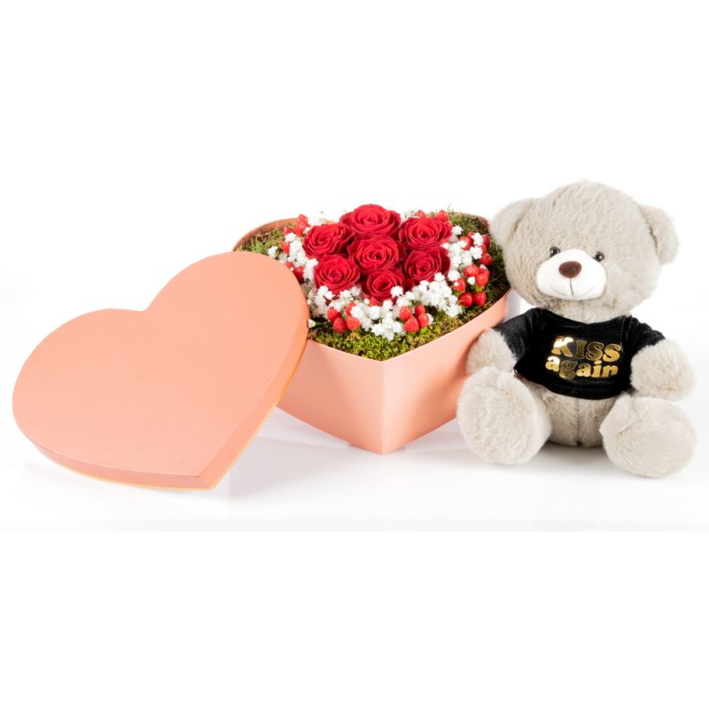 Καρδιά με τριαντάφυλλα, και λούτρινο αρκουδάκι.